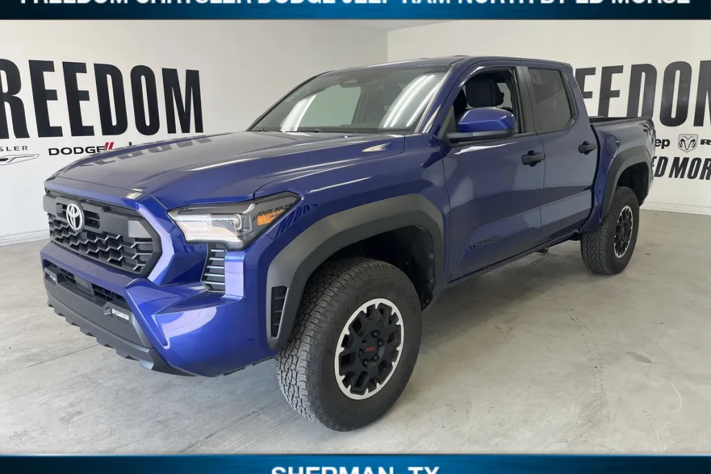2024 Toyota Tacoma 4x4 TRD photo 1