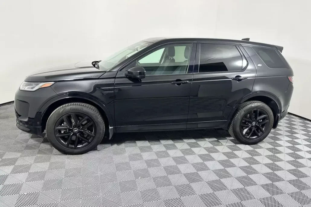 2025 Land Rover Discovery Sport S photo 1