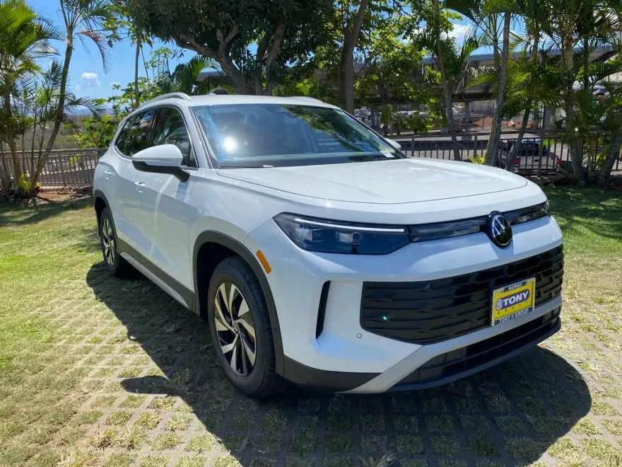 2025 Volkswagen Tiguan S photo 1
