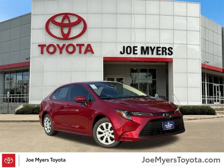 2026 Toyota Corolla LE photo 1