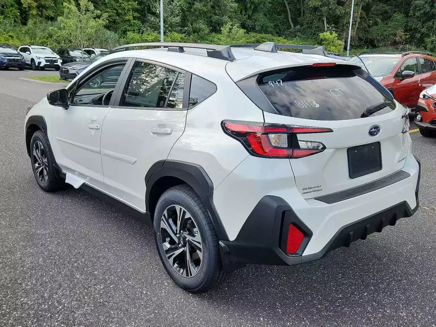 2025 Subaru Crosstrek Premium photo 1