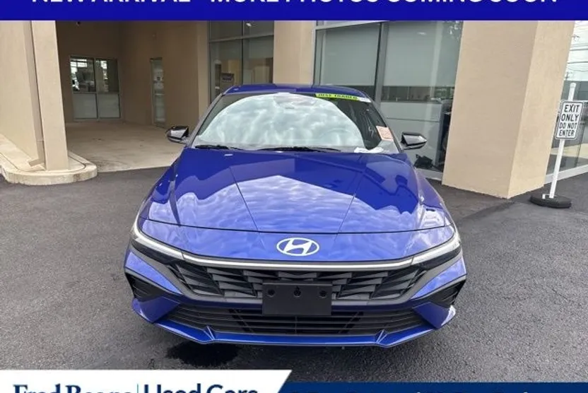 2025 Hyundai Elantra SEL Sport photo 1