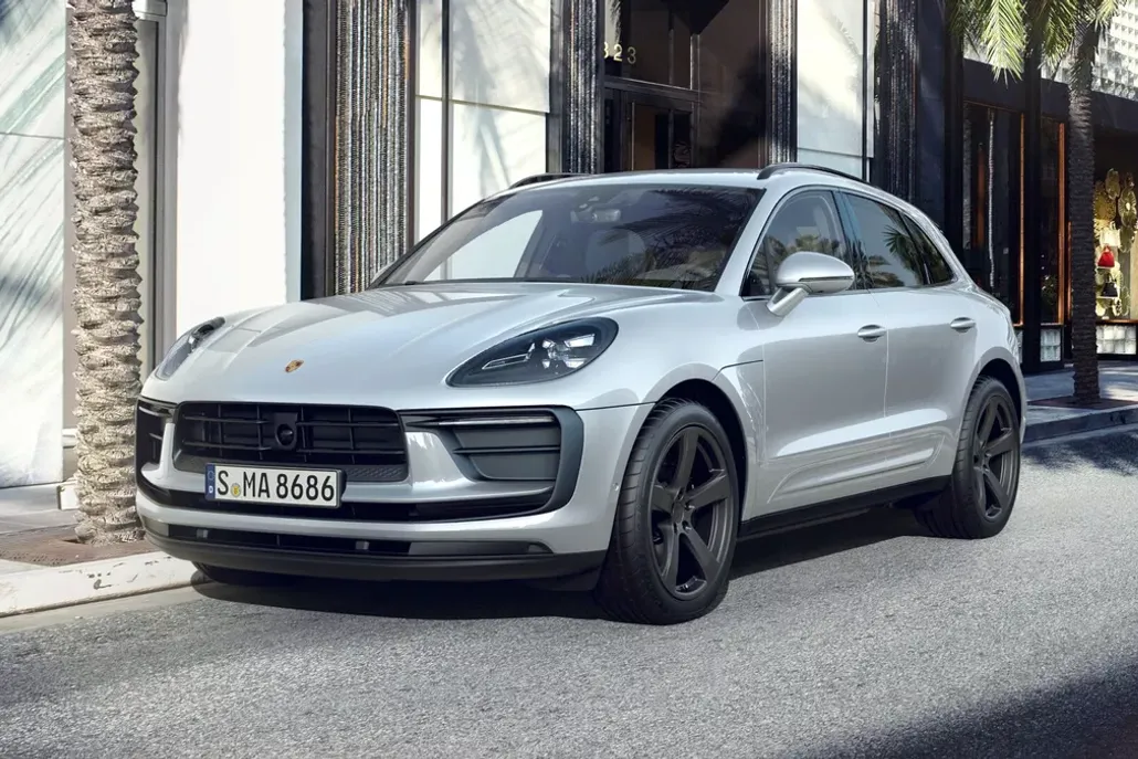 2025 Porsche Macan T photo 1