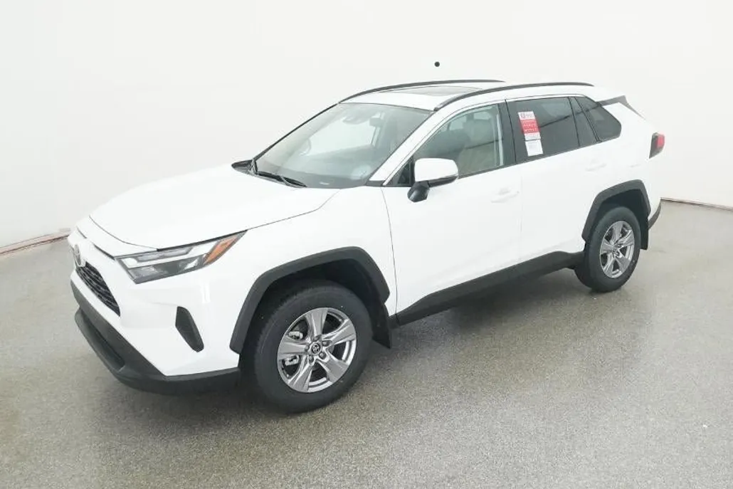 2025 Toyota RAV4 XLE photo 1