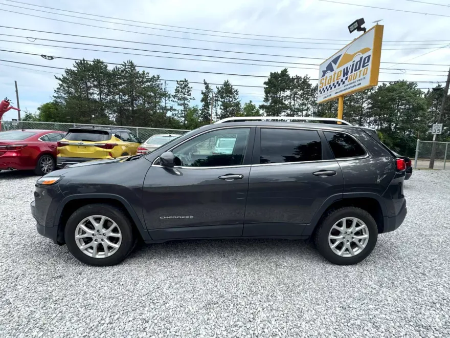 2015 Jeep Cherokee Latitude photo 1