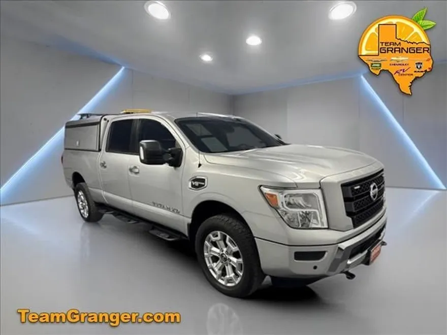 2021 Nissan Titan SV photo 1