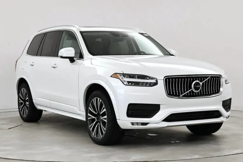 2020 Volvo XC90 T6 Momentum AWD photo 1