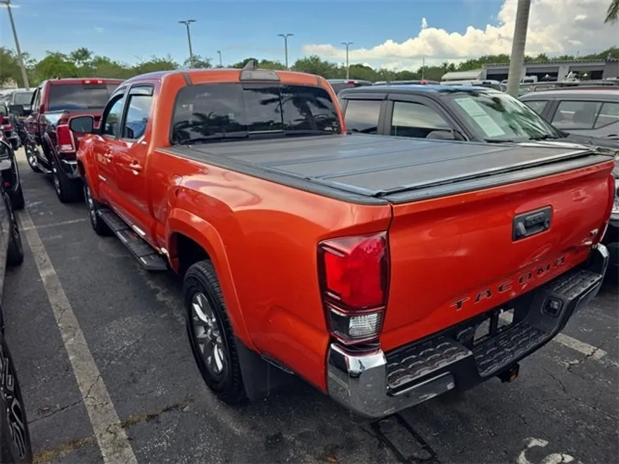 2018 Toyota Tacoma SR5 V6 photo 1