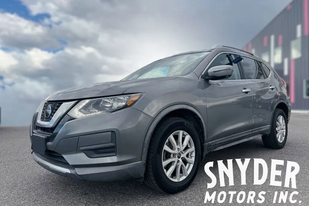 2018 Nissan Rogue SV photo 1