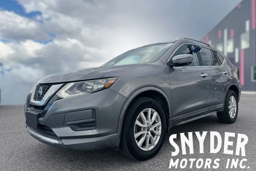 2018 Nissan Rogue SV photo 1