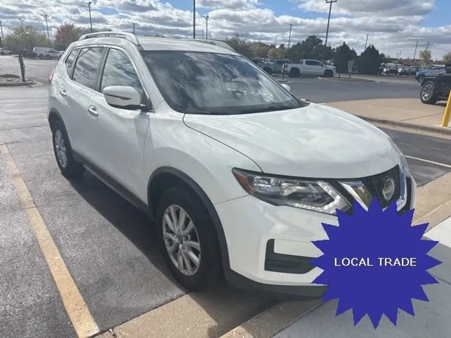 2019 Nissan Rogue SV photo 1