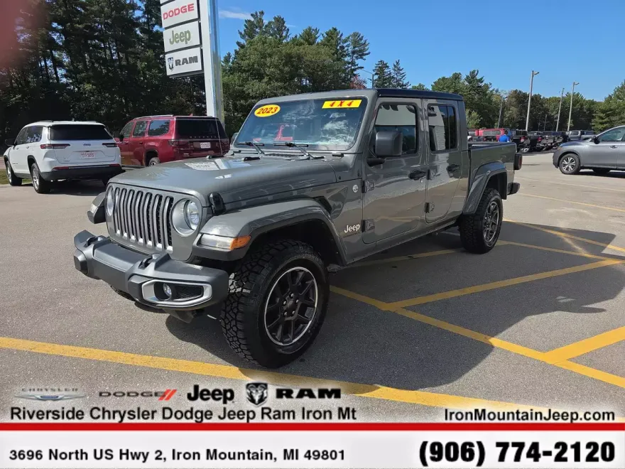 2023 Jeep Gladiator Overland photo 1