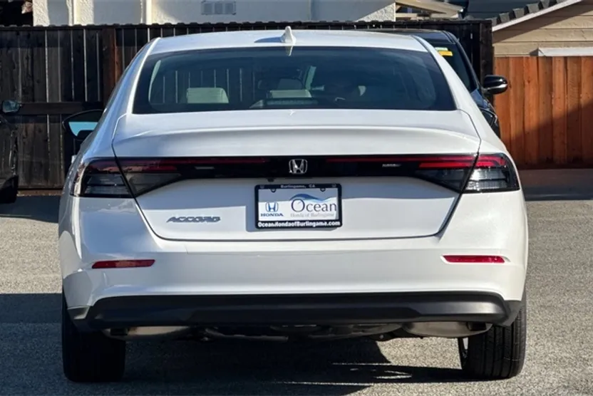 2025 Honda Accord LX photo 1