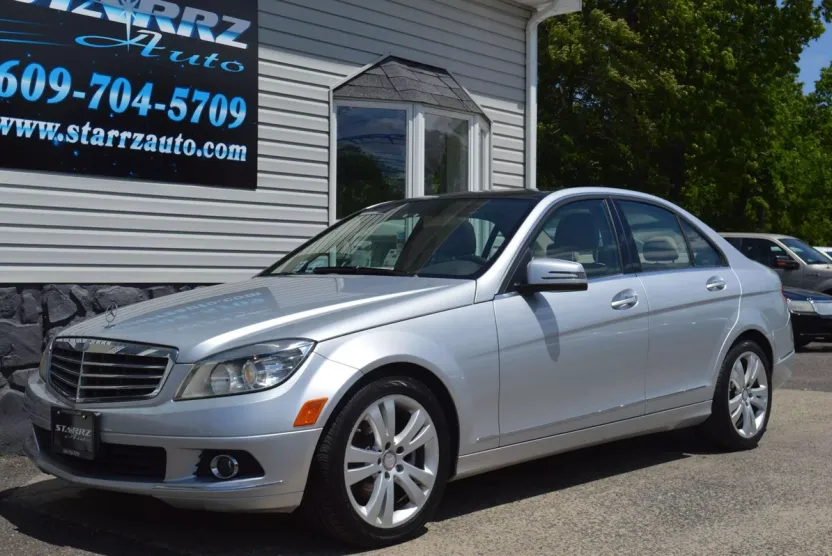 2011 Mercedes Benz C 300 4MATIC Luxury Sedan photo 1