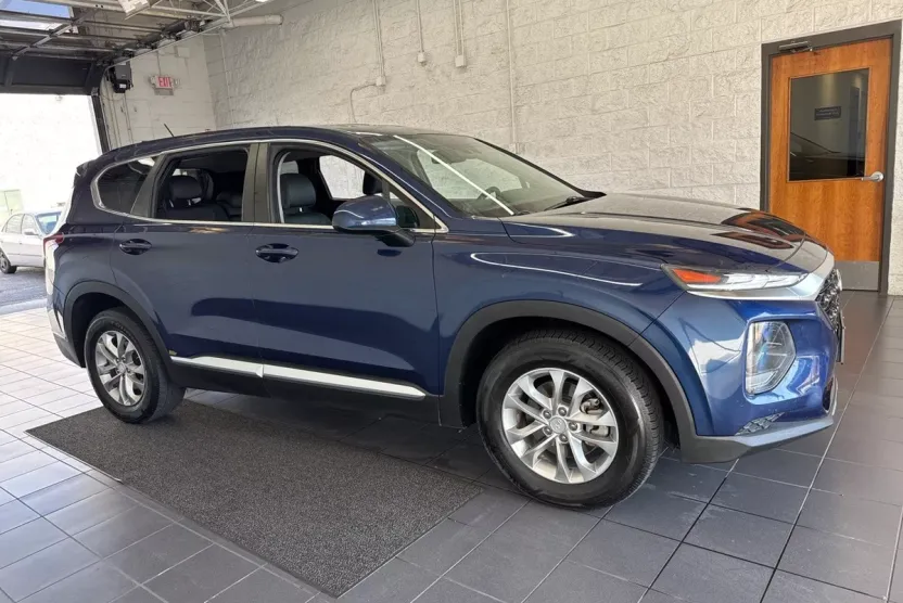 2019 Hyundai Santa Fe SE photo 1