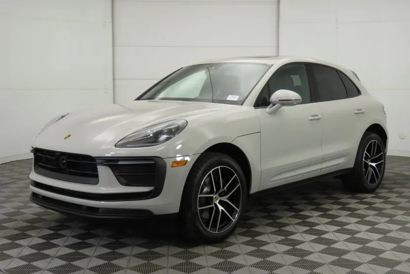 2025 Porsche Macan Base photo 1
