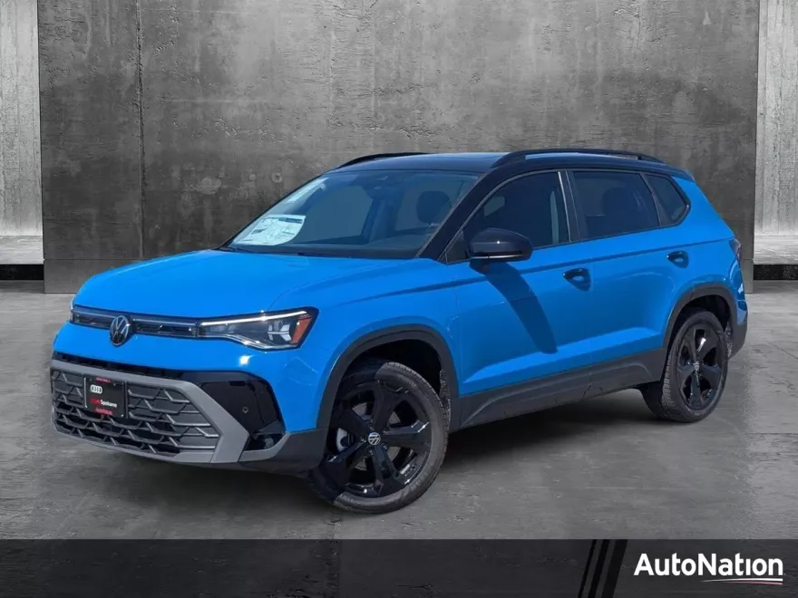 2025 Volkswagen Taos SE photo 1