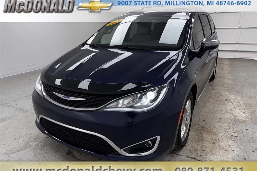 2018 Chrysler Pacifica Limited photo 1