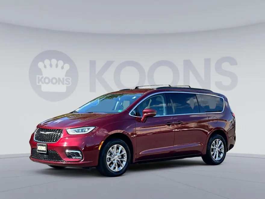 2022 Chrysler Pacifica Touring L photo 1