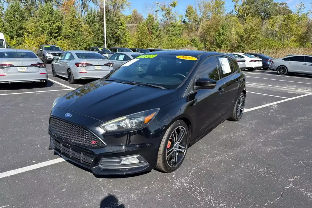 2017 Ford Focus ST photo 1