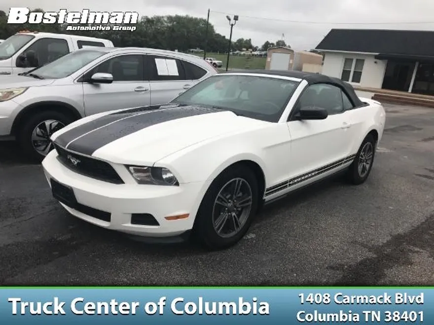 2012 Ford Mustang V6 Premium photo 1