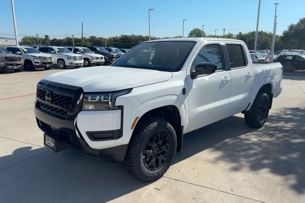 2026 Nissan Frontier SV photo 1