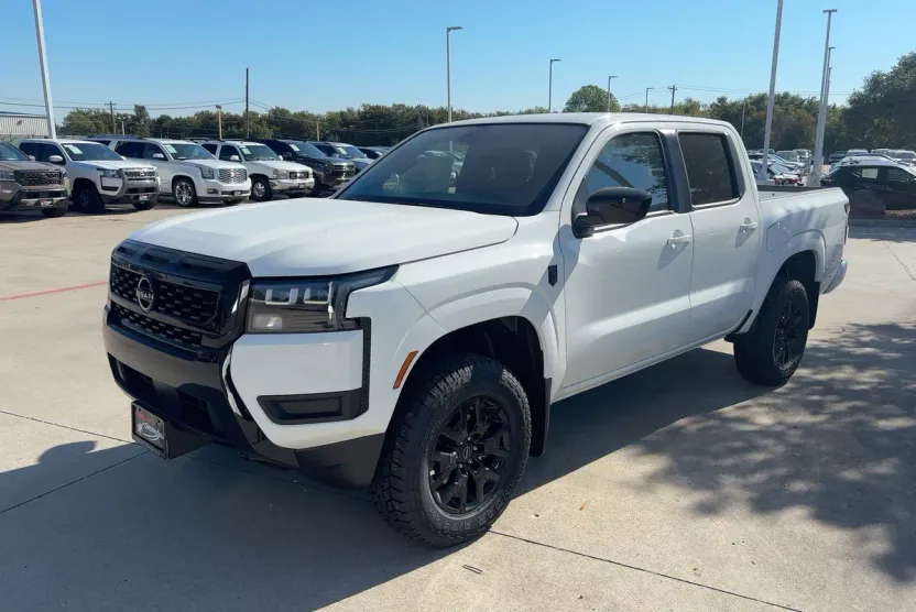 2026 Nissan Frontier SV photo 1