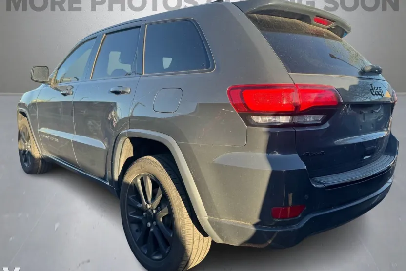 2018 Jeep Grand Cherokee Altitude photo 1