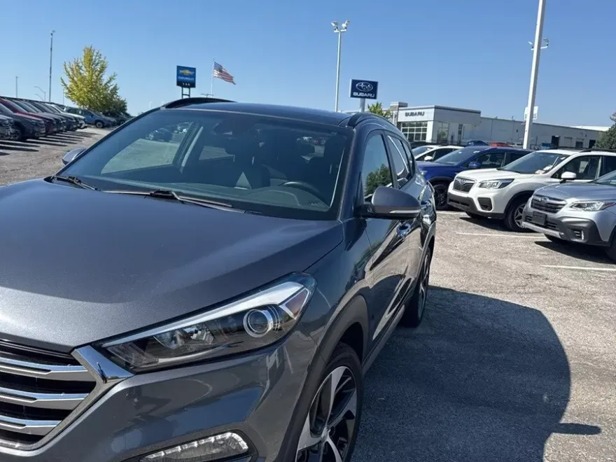 2017 Hyundai Tucson Limited photo 1
