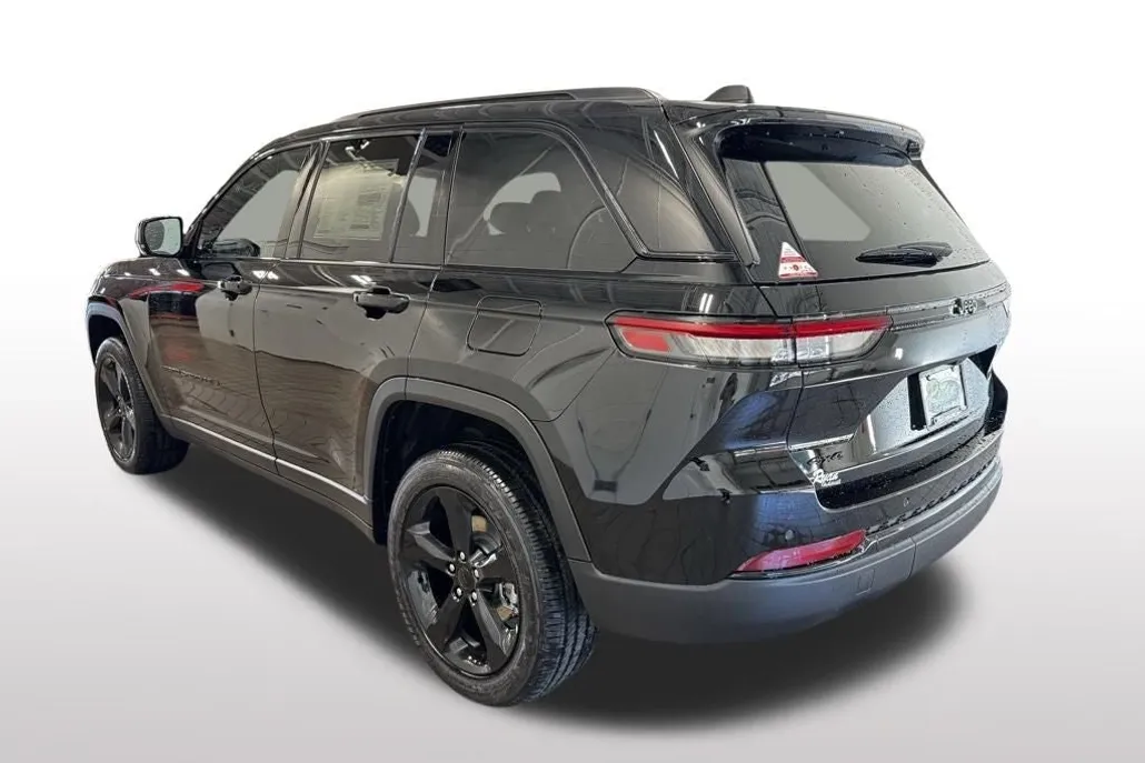 2025 Jeep Grand Cherokee Altitude X photo 1