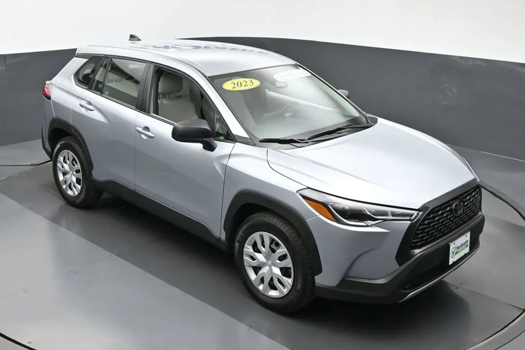 2023 Toyota Corolla Cross L photo 1