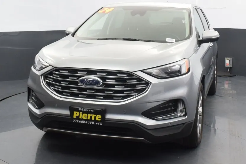 2024 Ford Edge Titanium photo 1
