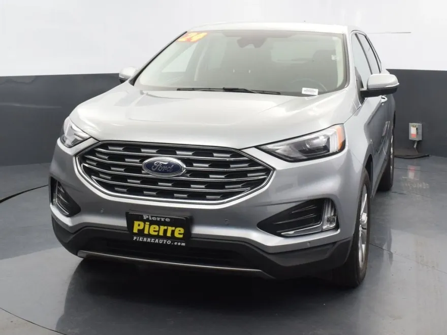 2024 Ford Edge Titanium photo 1