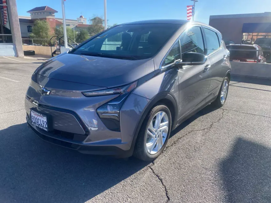 2023 Chevrolet Bolt EV 1LT photo 1