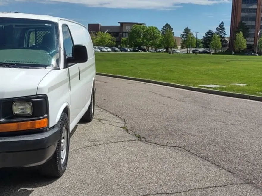 2008 Chevrolet Express 1500 Cargo Van photo 1