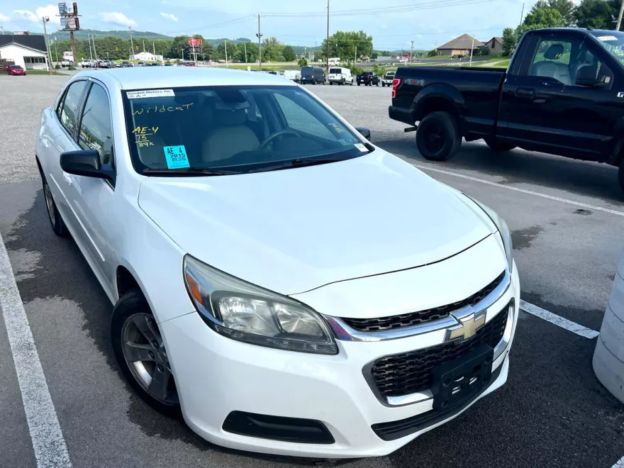 2015 Chevrolet Malibu LS photo 1