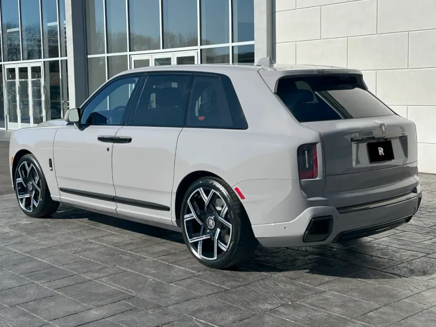 2025 Rolls Royce Cullinan RR photo 1