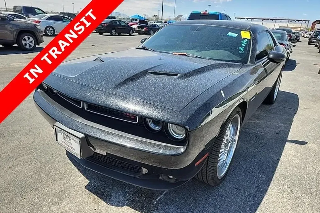 2017 Dodge Challenger R/T photo 1
