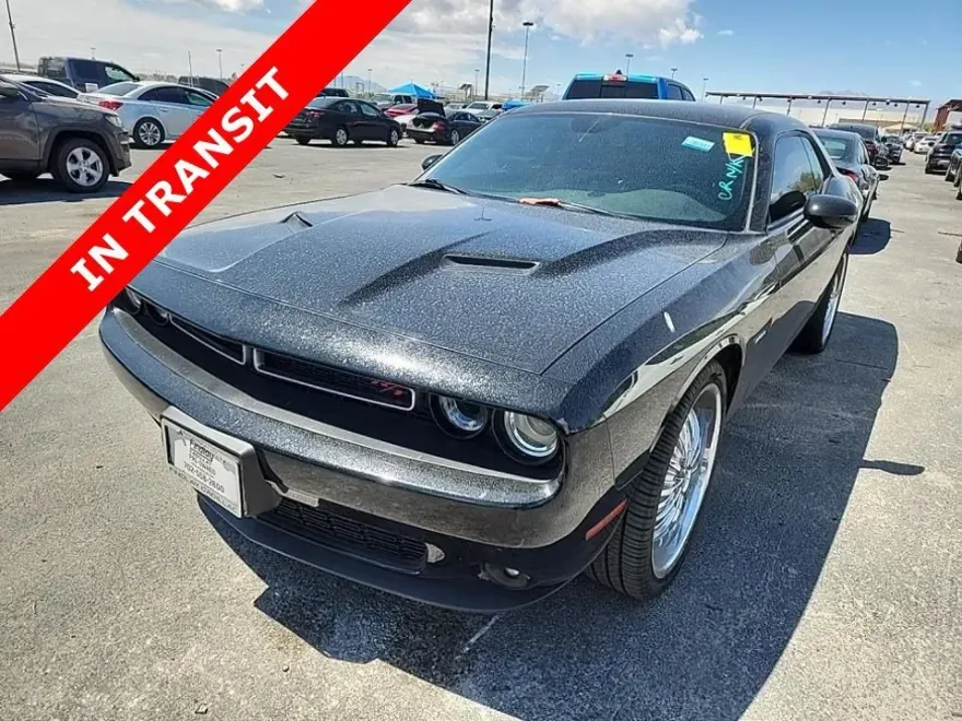 2017 Dodge Challenger R/T photo 1