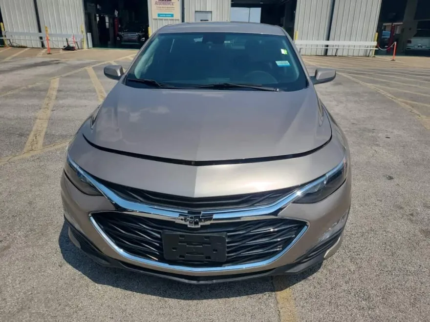 2023 Chevrolet Malibu 1LT photo 1