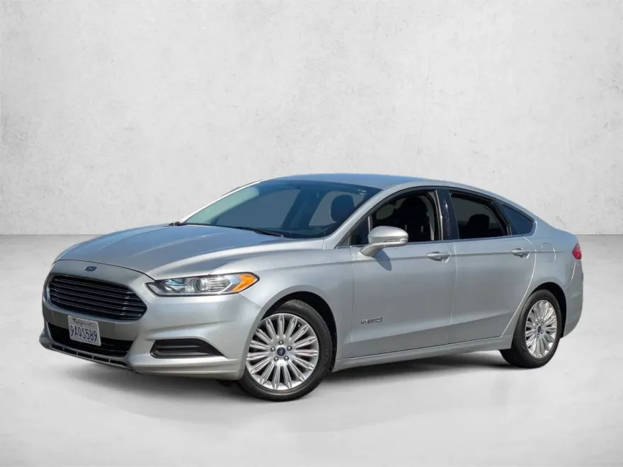 2015 Ford Fusion Hybrid SE photo 1