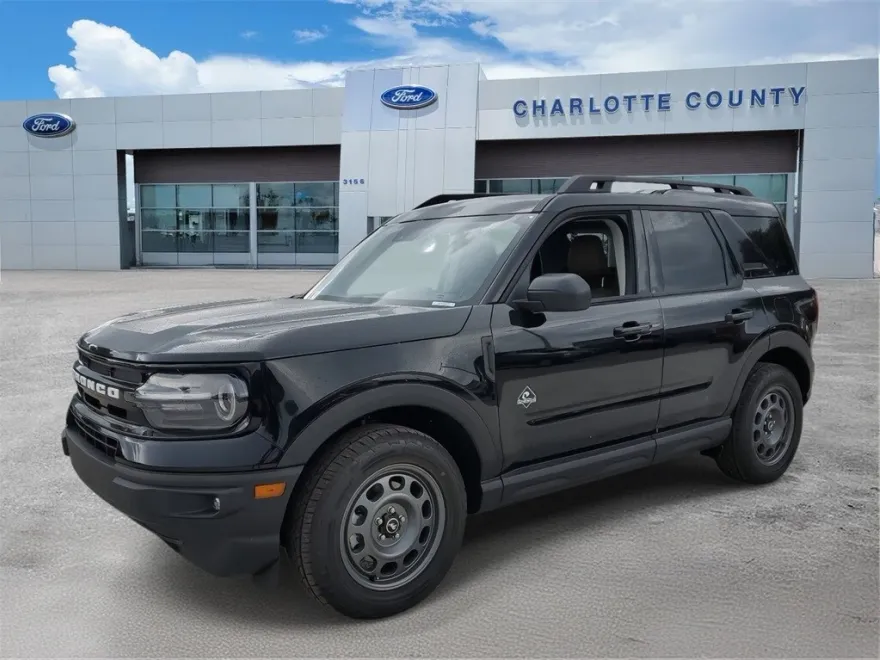 2024 Ford Bronco Sport Outer Banks photo 1