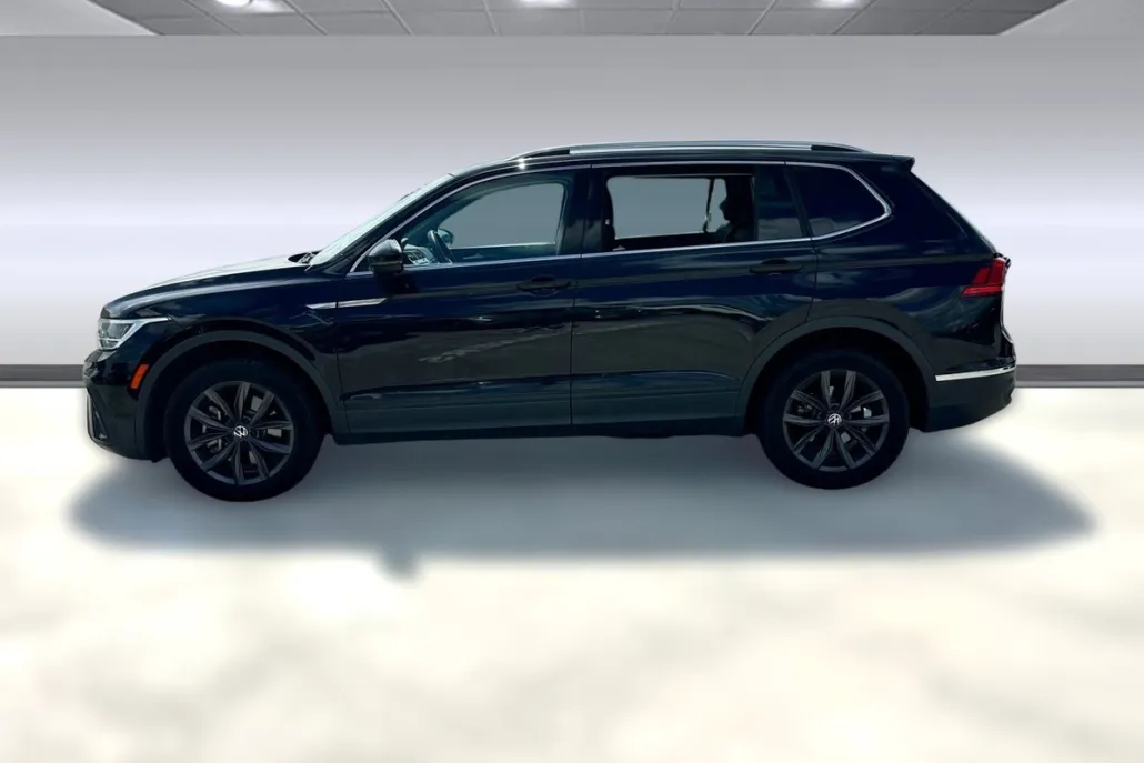 2022 Volkswagen Tiguan SE photo 1