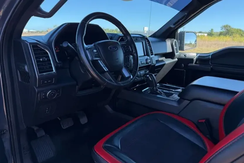 2016 Ford F-150 photo 1