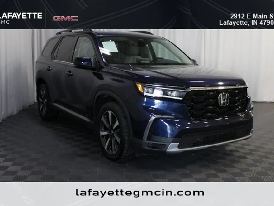 2023 Honda Pilot Touring photo 1