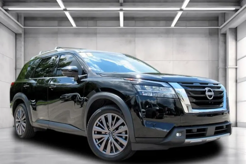 2023 Nissan Pathfinder SL photo 1