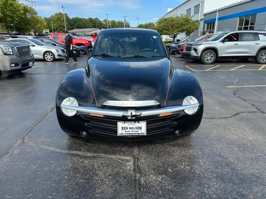 2004 Chevrolet SSR Base photo 1