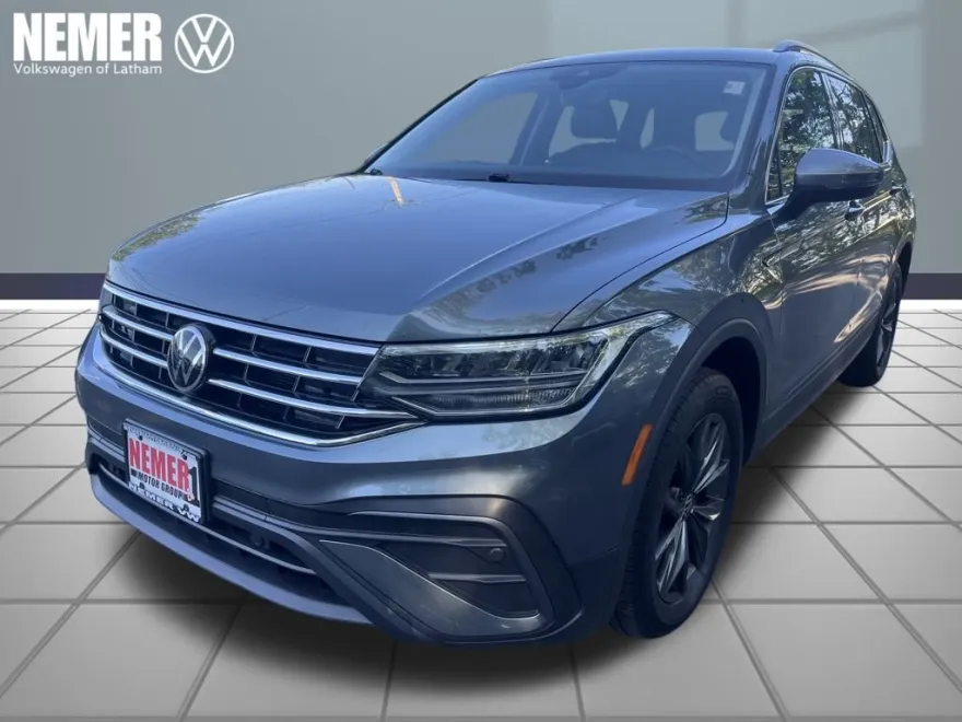 2023 Volkswagen Tiguan SE photo 1