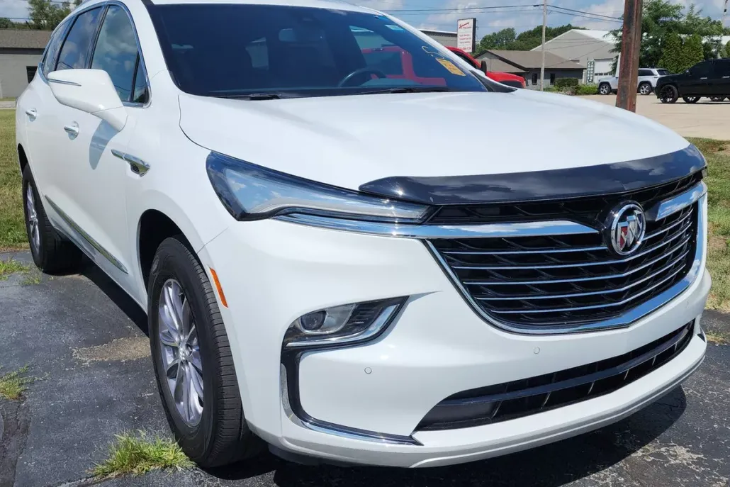 2023 Buick Enclave Essence photo 1