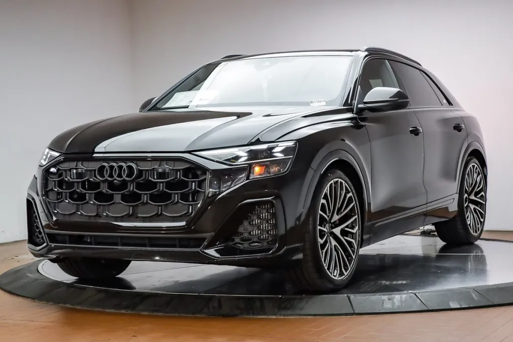 2025 Audi SQ8 Prestige photo 1